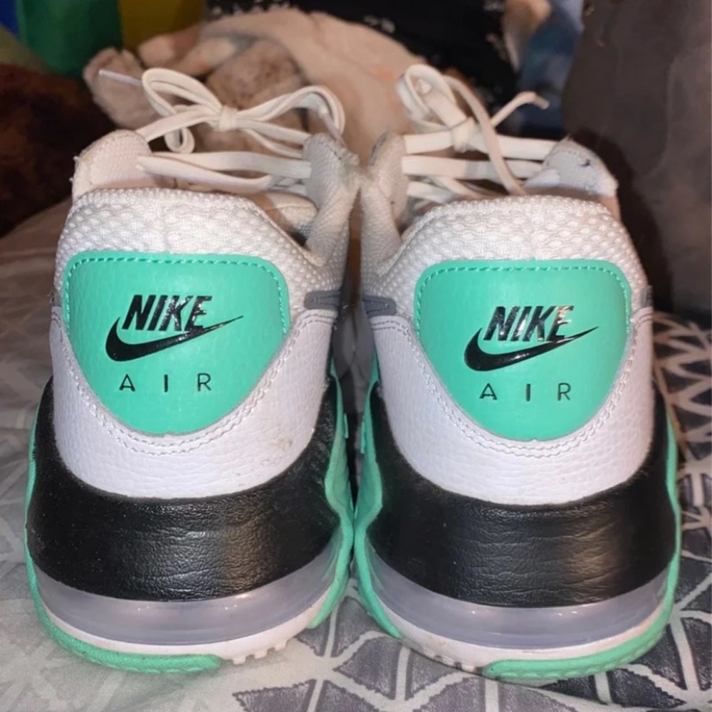 Airmax - Picture 2 of 4